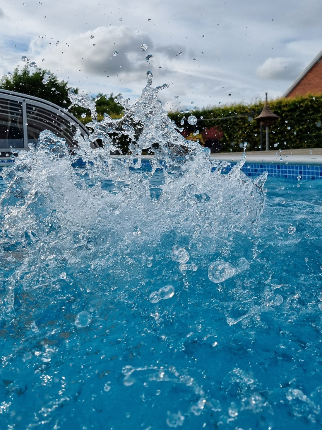 Sådan holder du perfekt vandkvalitet i din pool året rundt