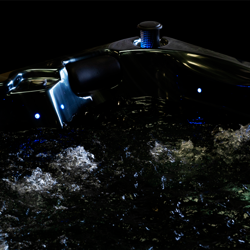 Obsidian – Luksus Udendørs Spa til 7 personer